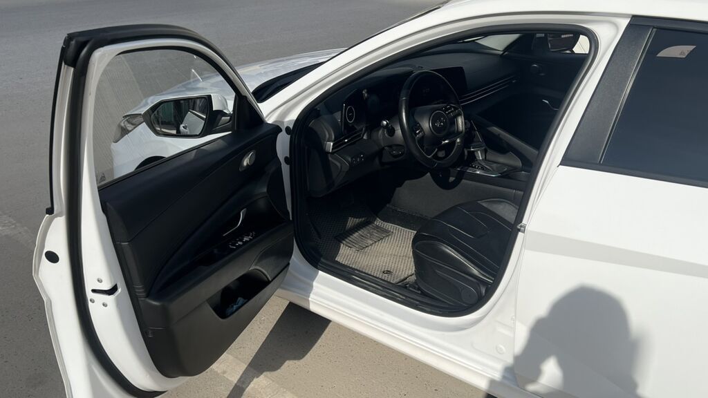 Hyundai Avante: 2021 г., 1.6 л, Робот, Гибрид, Седан: фото 8