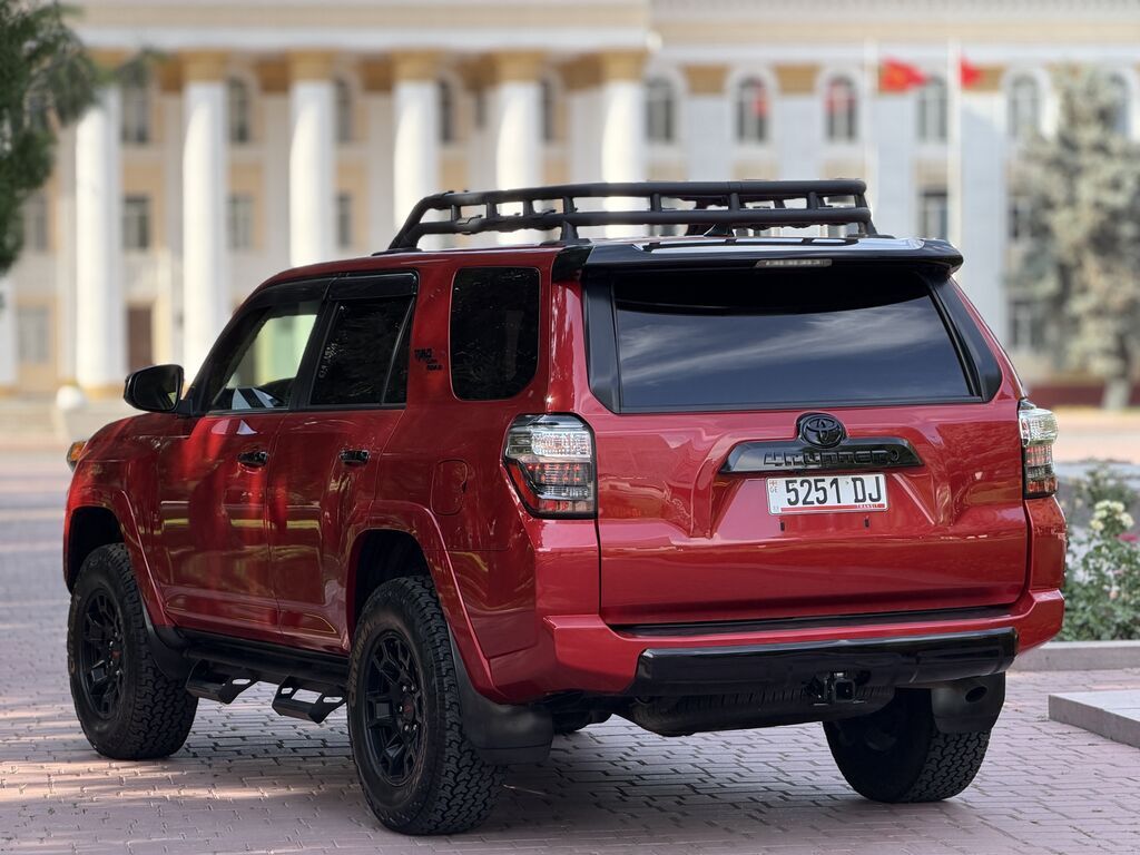 Toyota 4Runner: 2021 г., 4 л, Автомат, Бензин, Внедорожник: фото 4