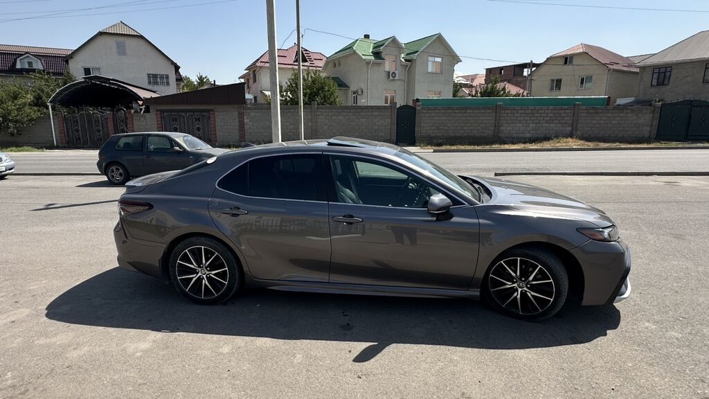 Toyota Camry: 2023 г., 2.5 л, Автомат, Бензин, Седан: фото 5