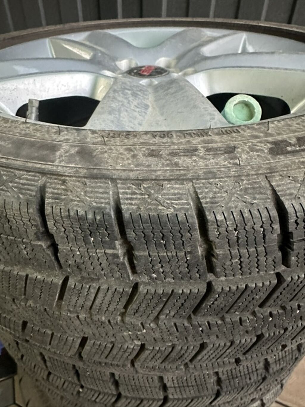 Комплект колес в сборе: зимние шины 225/50 R17 94T на литых дисках: фото 4