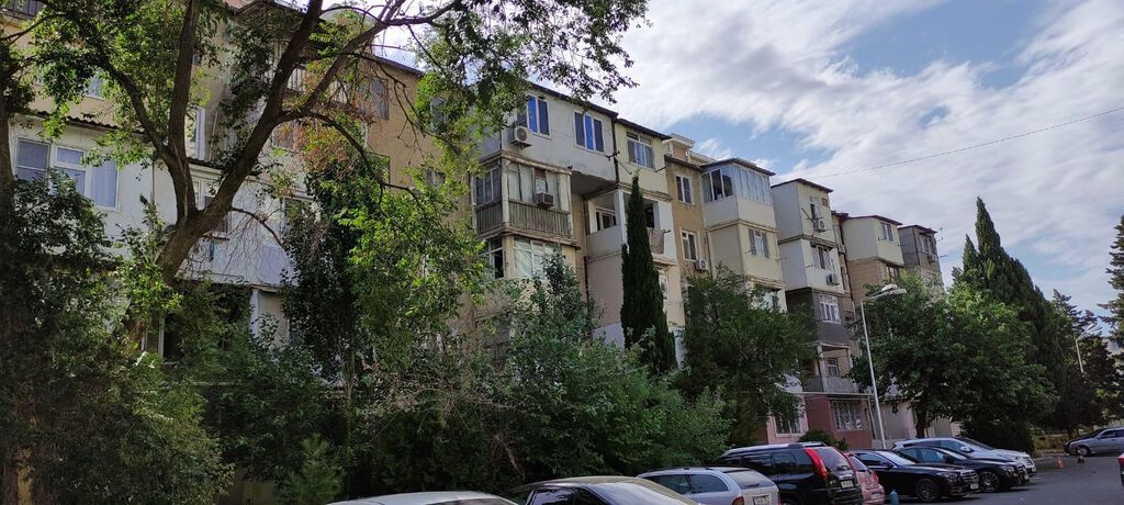 Bakı, Yasamal, 3 otaqlı, Köhnə tikili, m. Elmlər Akademiyası, 75 kv. m