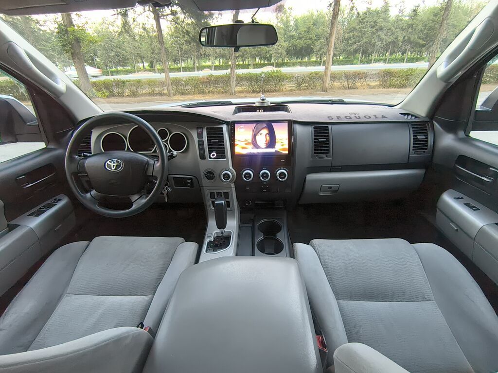 Toyota Sequoia: 2009 г., 4.7 л, Автомат, Бензин, Внедорожник: фото 4