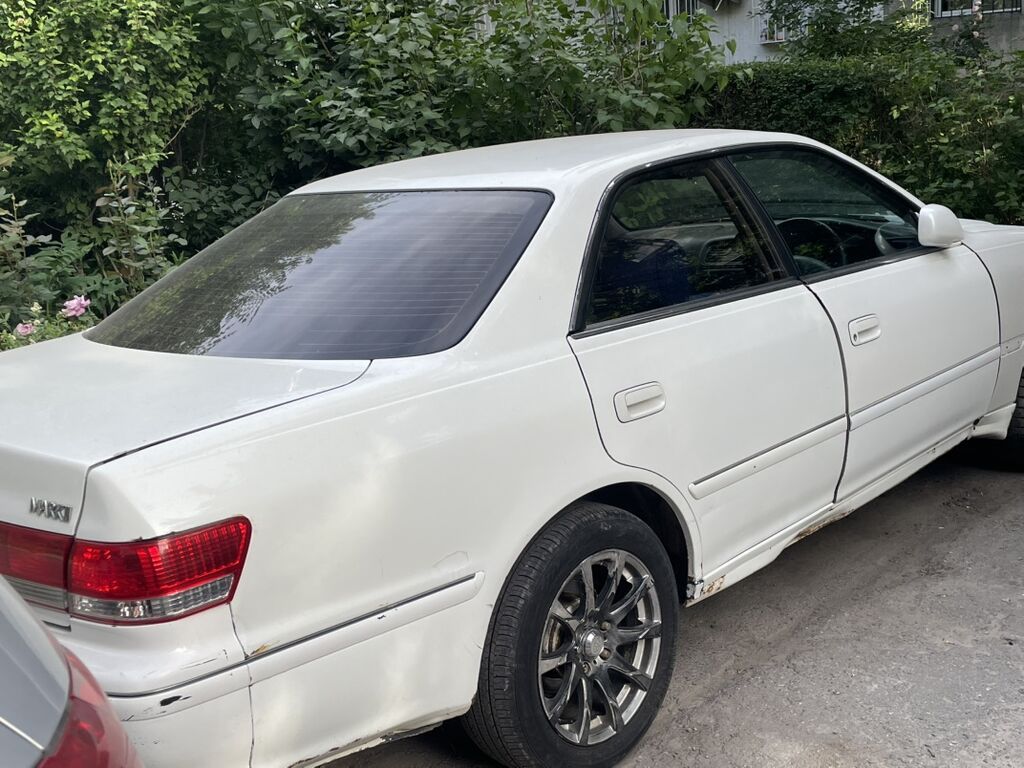 Toyota Mark II: 2000 г., 2 л, Автомат, Бензин, Седан: фото 3