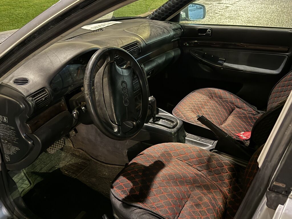 Audi A4: 1996 г., 2.6 л, Автомат, Бензин, Седан: фото 5