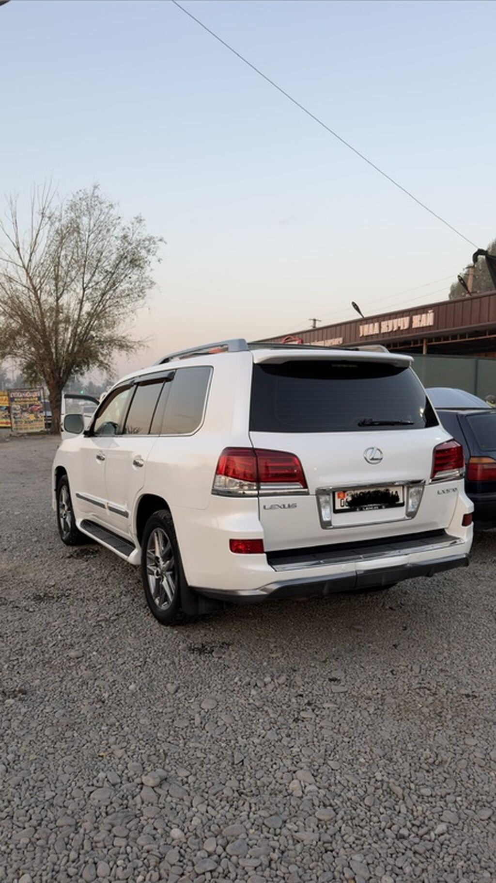 Lexus LX: 2012 г., 5.7 л, Автомат, Бензин, Внедорожник: фото 4