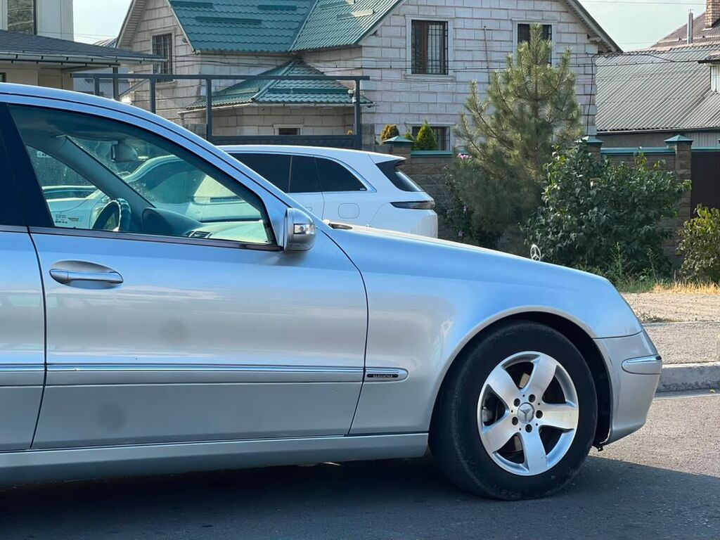 Mercedes-Benz E-Class: 2004 г., 3.2 л, Автомат, Бензин, Седан: фото 8