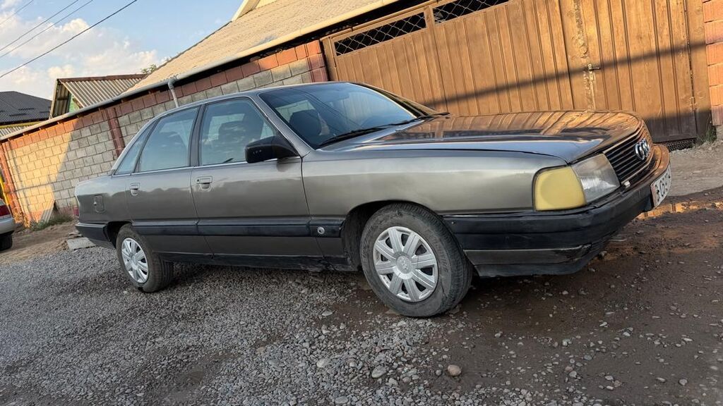 Audi 100: 1989 г., Механика, Седан: фото 2