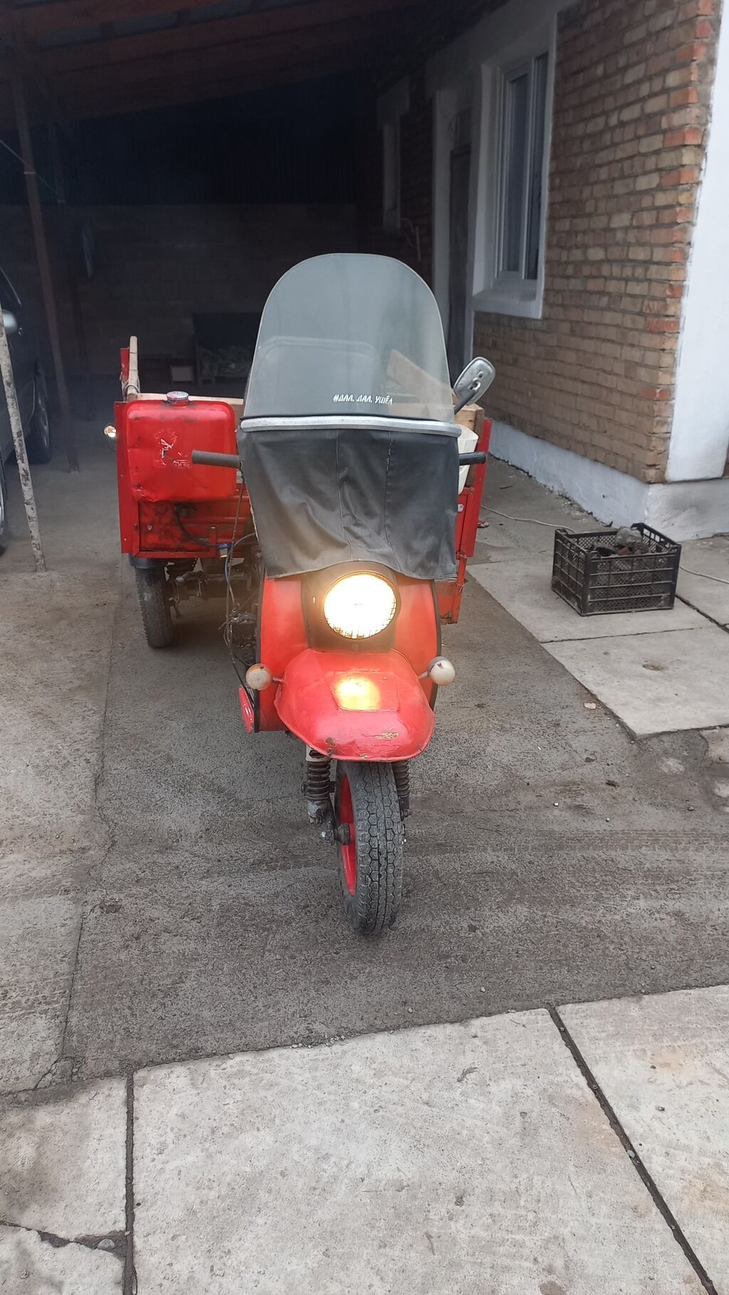 Продаю мотороллер муравей в рабочем состоянии,заводится: 52000 KGS ...