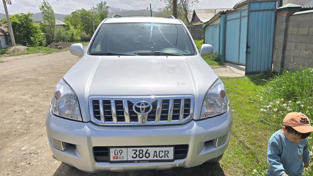 Toyota Land Cruiser Prado: 2005 г., 4 л, Автомат, Газ, Внедорожник: фото 1