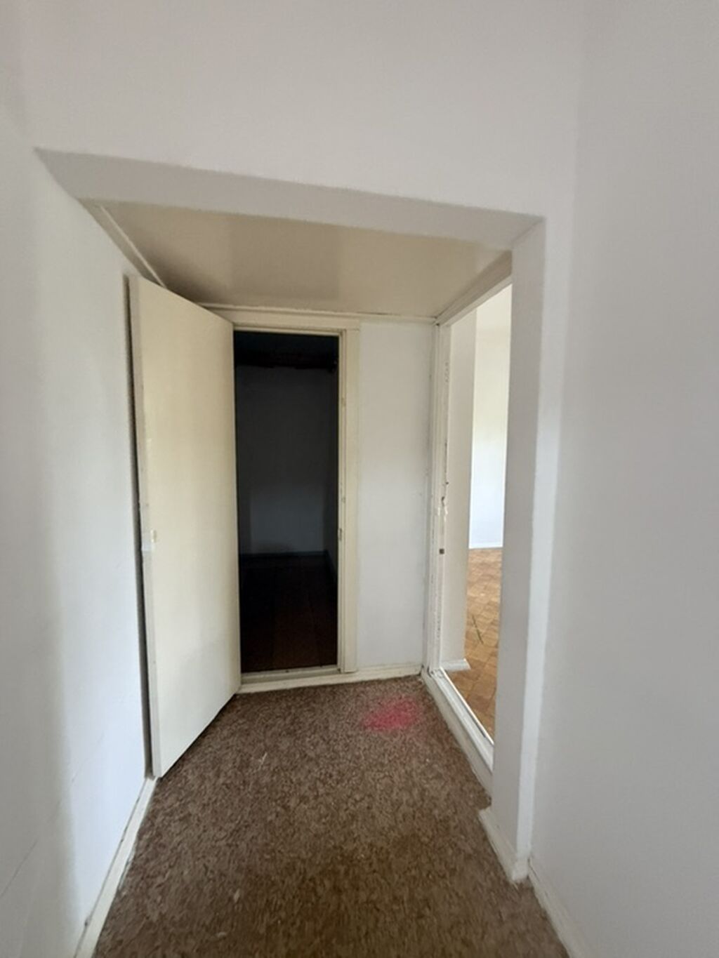 4 комнаты, 85 м², 12 мкр 1 этаж, Требуется ремонт: фото 8