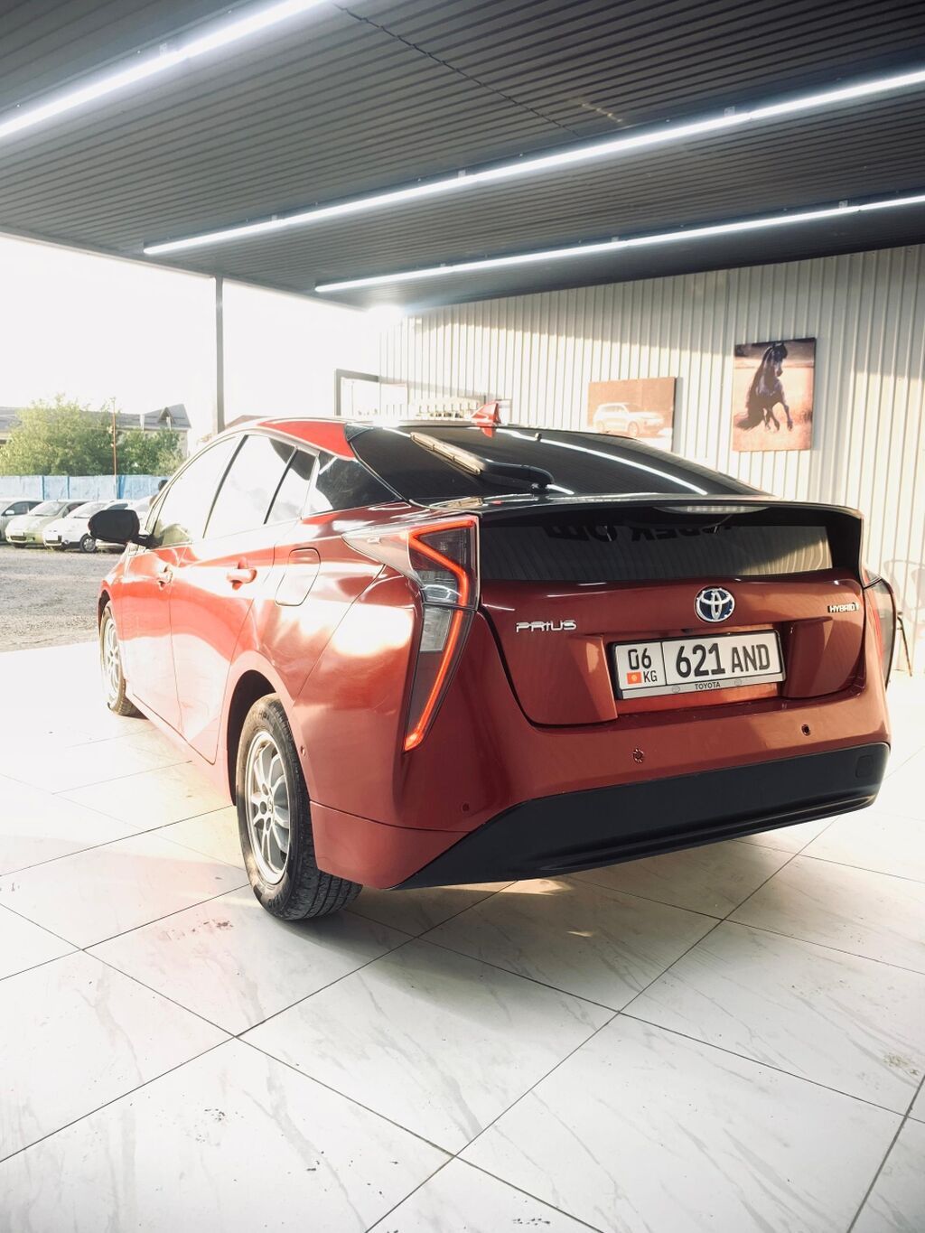 Toyota Prius: 2018 г., 1.8 л, Вариатор, Гибрид, Хэтчбэк: фото 2