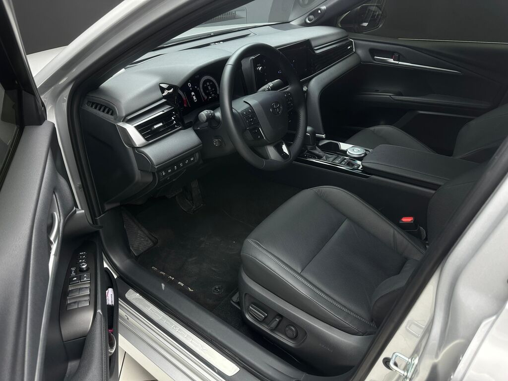 Toyota Camry: 2026 г., 2.5 л, Гибрид, Седан: фото 8