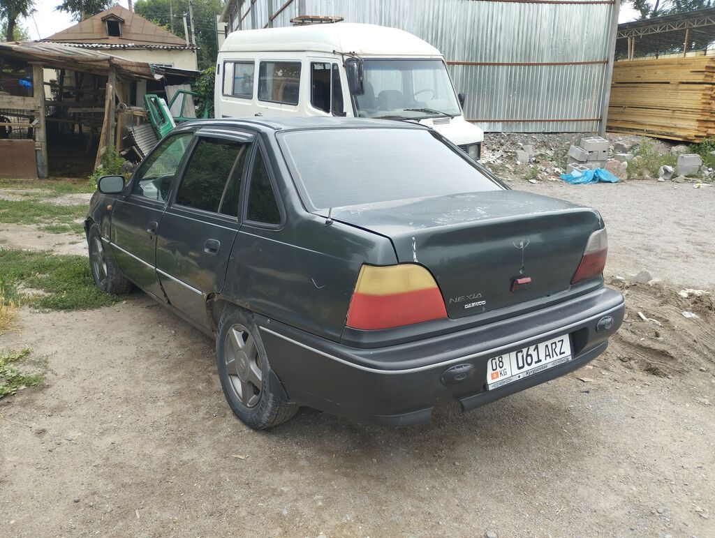 Daewoo Nexia: 2002 г., 1.5 л, Механика, Бензин, Седан: фото 4