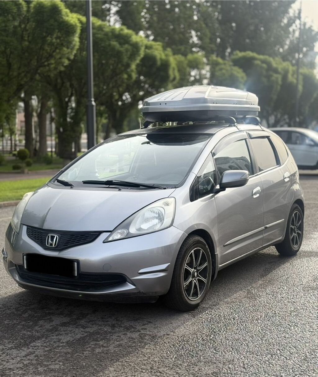 Honda Jazz: 2009 г., 1.3 л, Автомат, Бензин, Хэтчбэк: фото 3