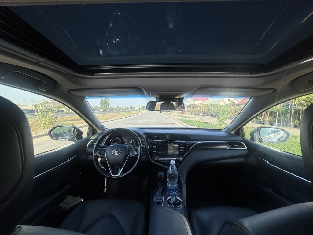 Toyota Camry: 2018 г., 2.5 л, Автомат, Гибрид, Седан: фото 4