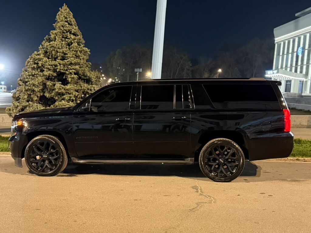 Chevrolet Suburban: 2017 г., 5.3 л, Автомат, Бензин, Внедорожник: фото 2