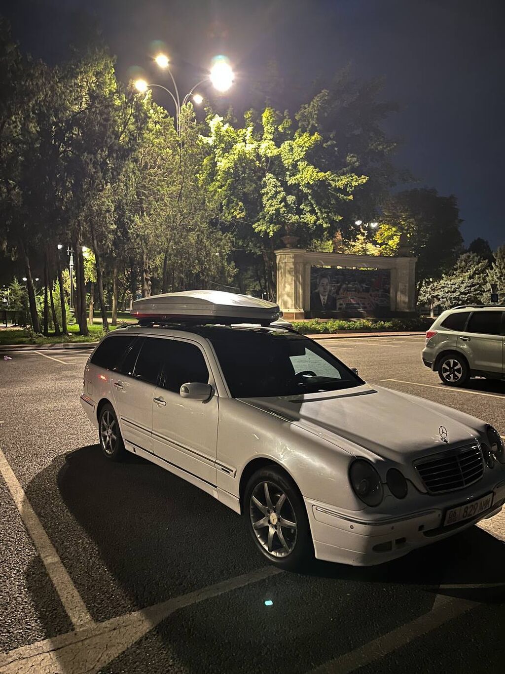 Mercedes-Benz E-Class: 2000 г., 3.2 л, Автомат, Бензин, Универсал: фото 2