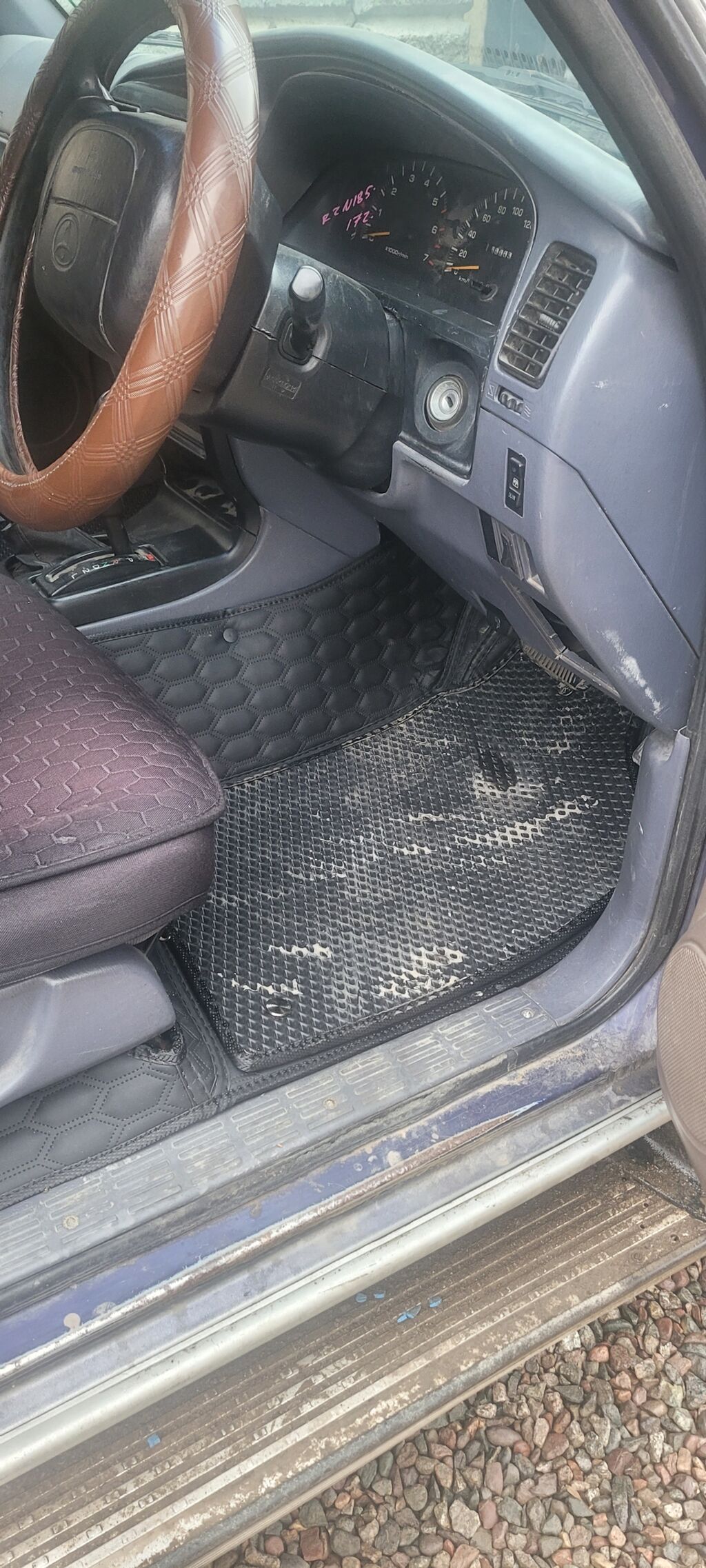 Toyota Hilux Surf: 1996 г., 2.7 л, Автомат, Газ, Внедорожник: фото 6