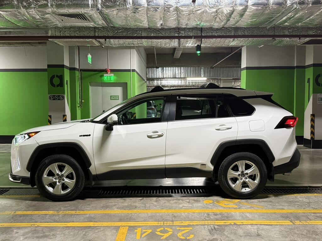 Toyota RAV4: 2021 г., 2.5 л, Автомат, Гибрид, Кроссовер: фото 7
