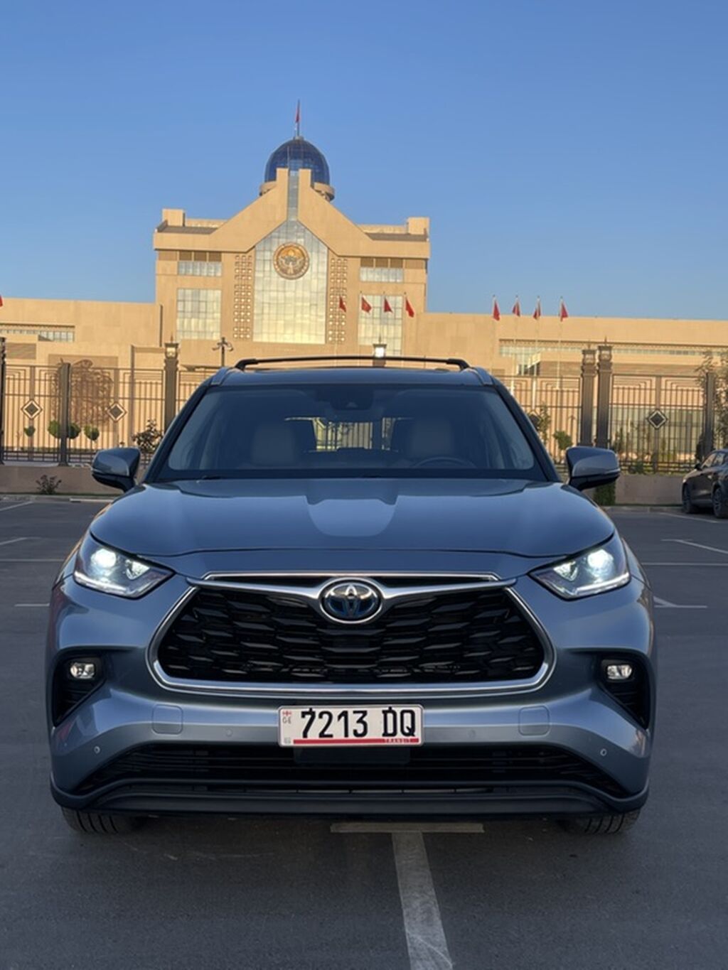 Toyota Highlander: 2020 г., 2.5 л, Автомат, Гибрид, Кроссовер: фото 2