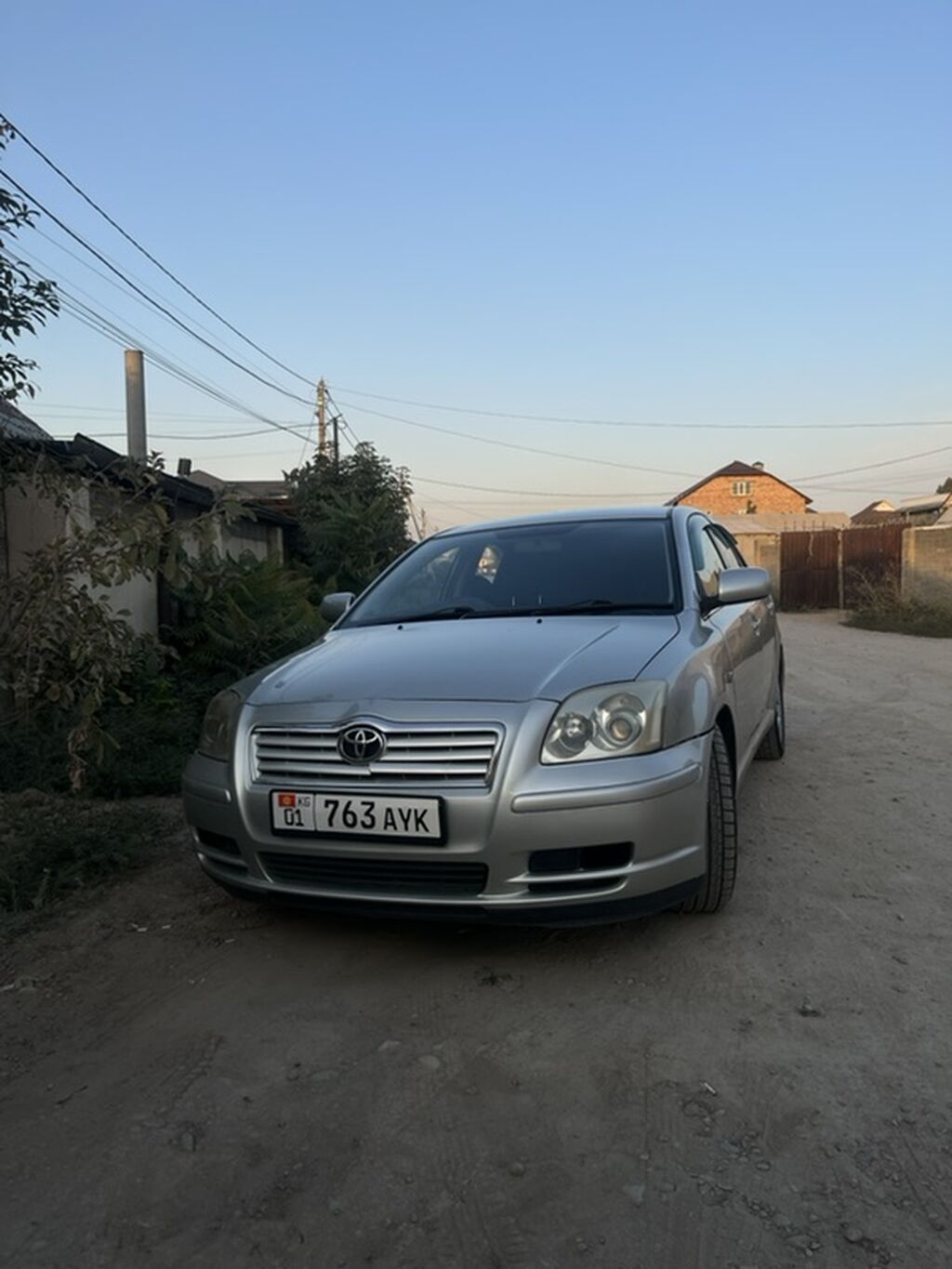 Toyota Avensis: 2005 г., 1.8 л, Автомат, Бензин, Седан: фото 1