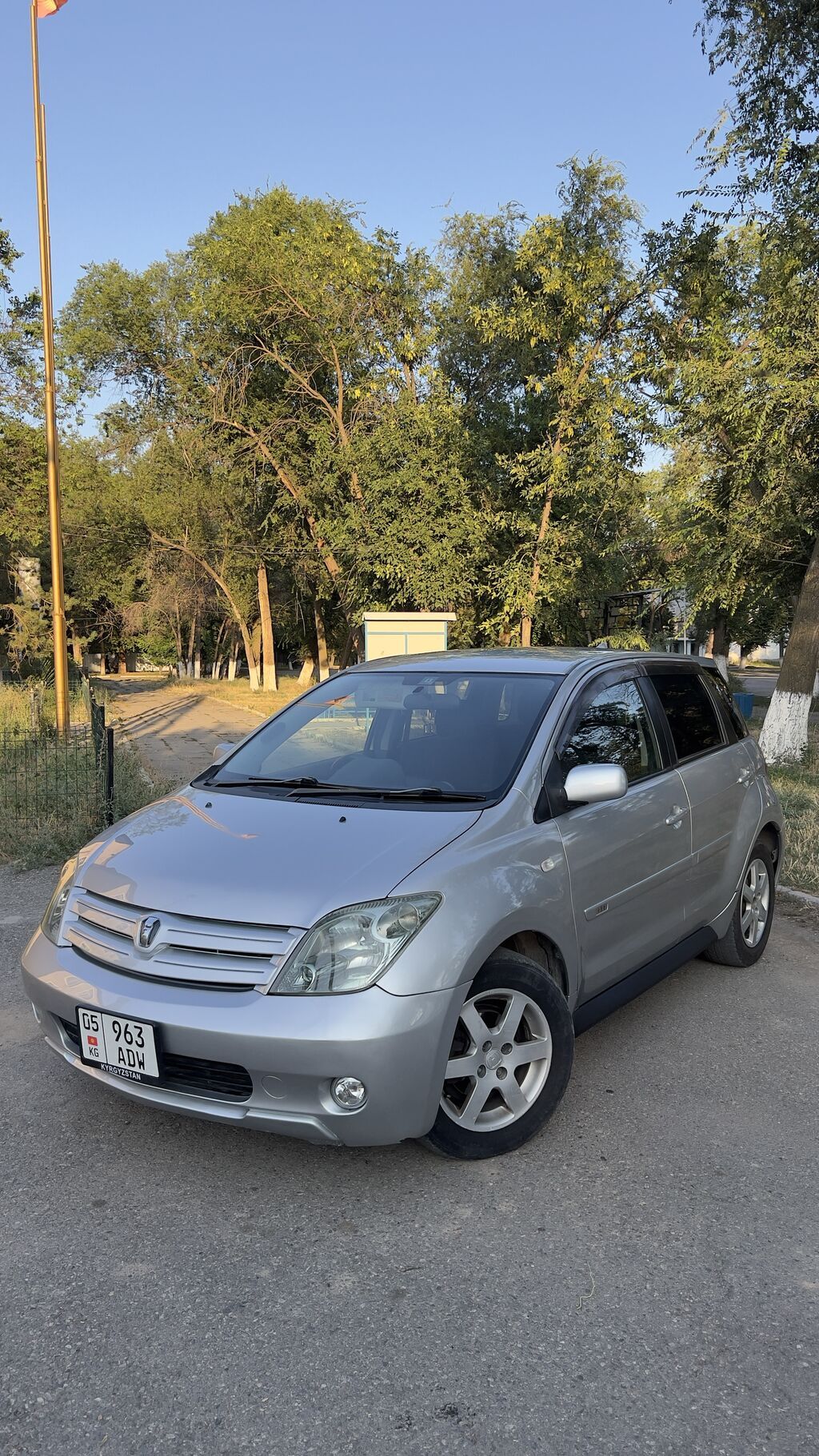 Toyota Ist: 2002 г., 1.5 л, Автомат, Бензин: фото 2