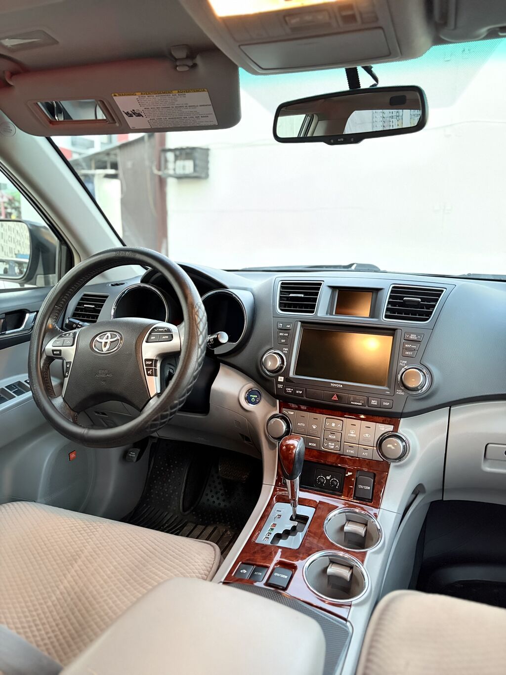Toyota Highlander: 2012 г., 3.5 л, Автомат, Гибрид, Внедорожник — фото 8