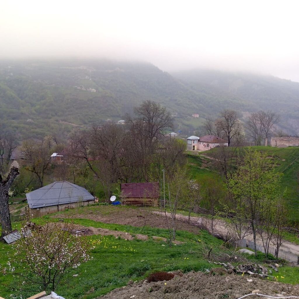 3 otaqlı, 96 kv. m, Təmirsiz