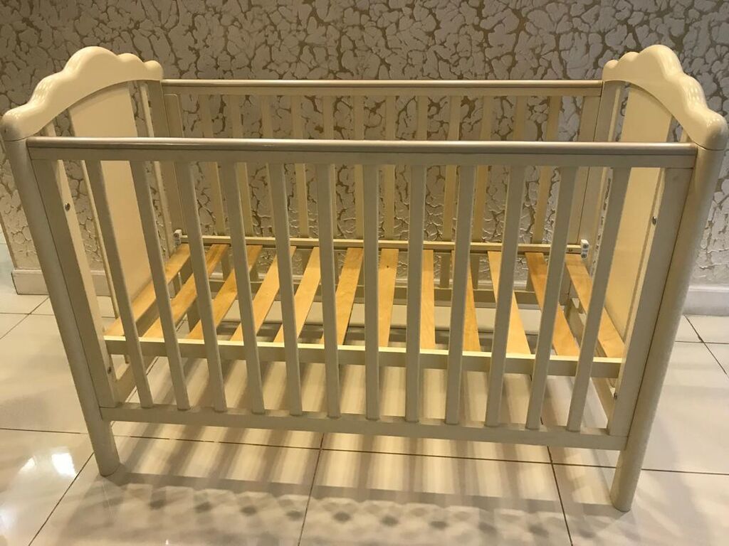 Детская кроватка без матраса в новом состоянии: фото 2