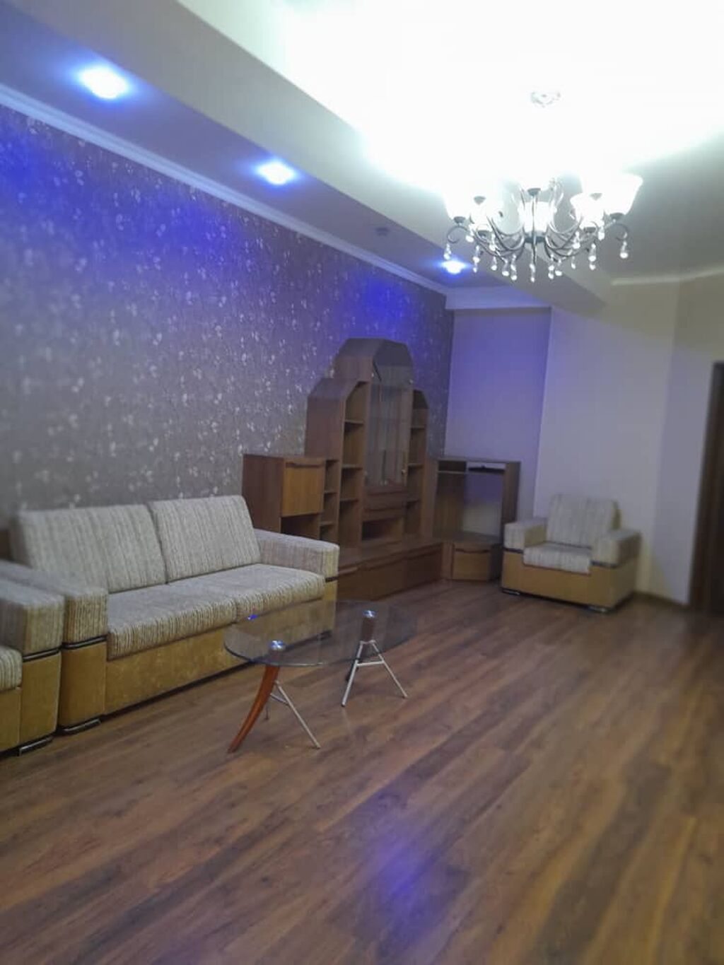 3 комнаты, Бишкек Парк ТРЦ Риэлтор, Без животных, от 1 года: фото 2
