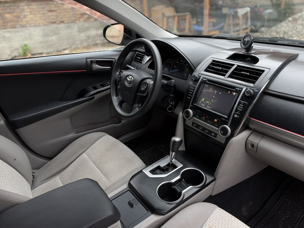 Toyota Camry: 2012 г., 2.5 л, Автомат, Бензин, Седан: фото 8