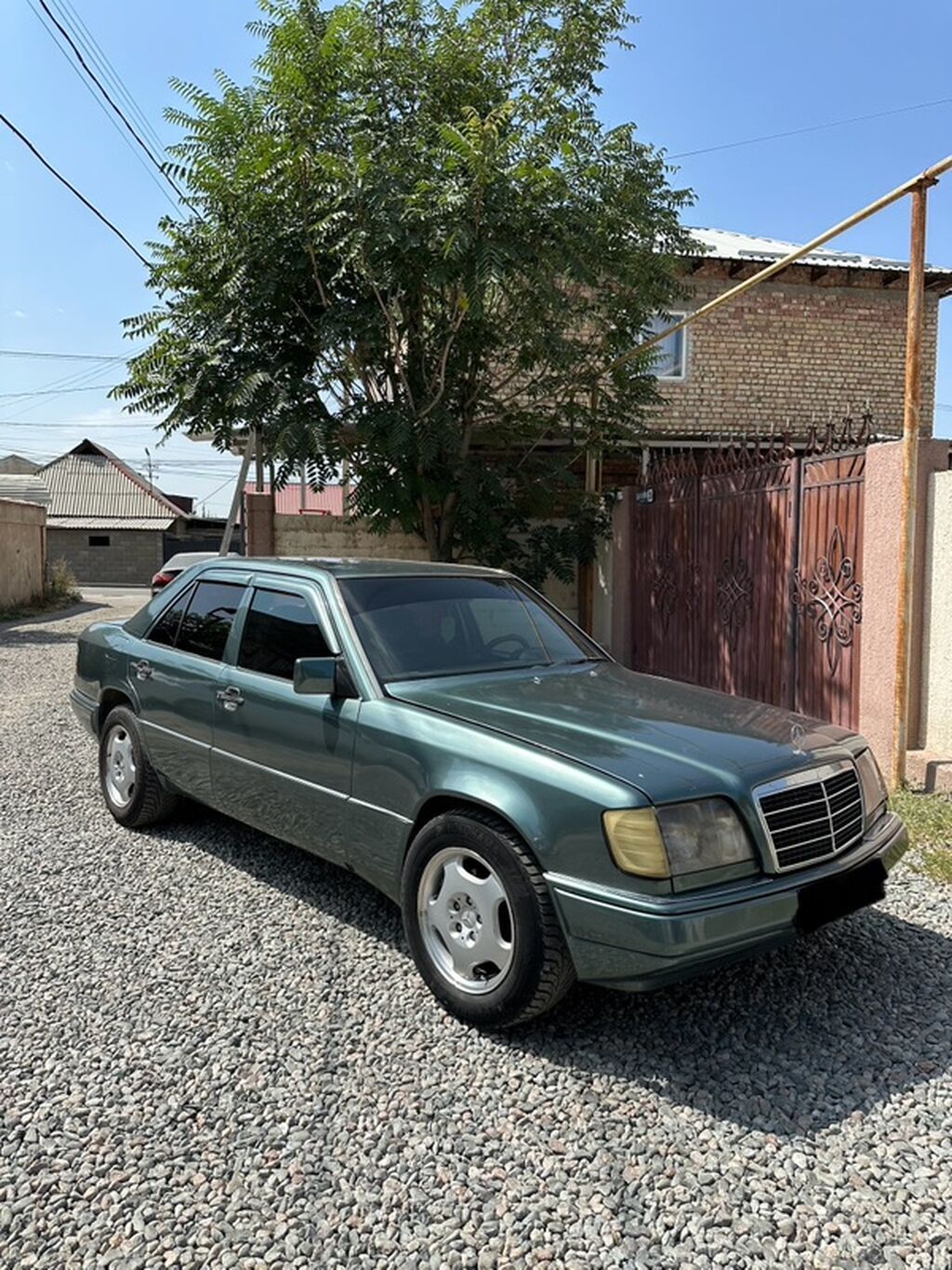 Mercedes-Benz E-Class: 1994 г., 2.2 л, Автомат, Бензин, Седан: фото 2