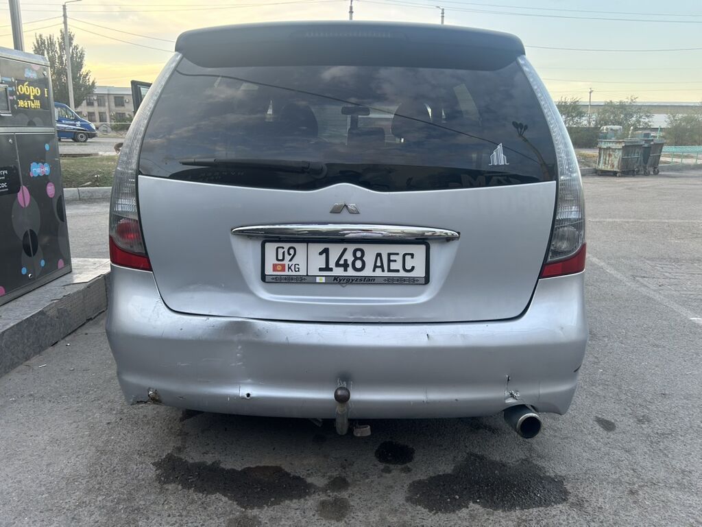 Mitsubishi Grandis: 2004 г., 2.4 л, Автомат, Бензин, Минивэн: фото 7