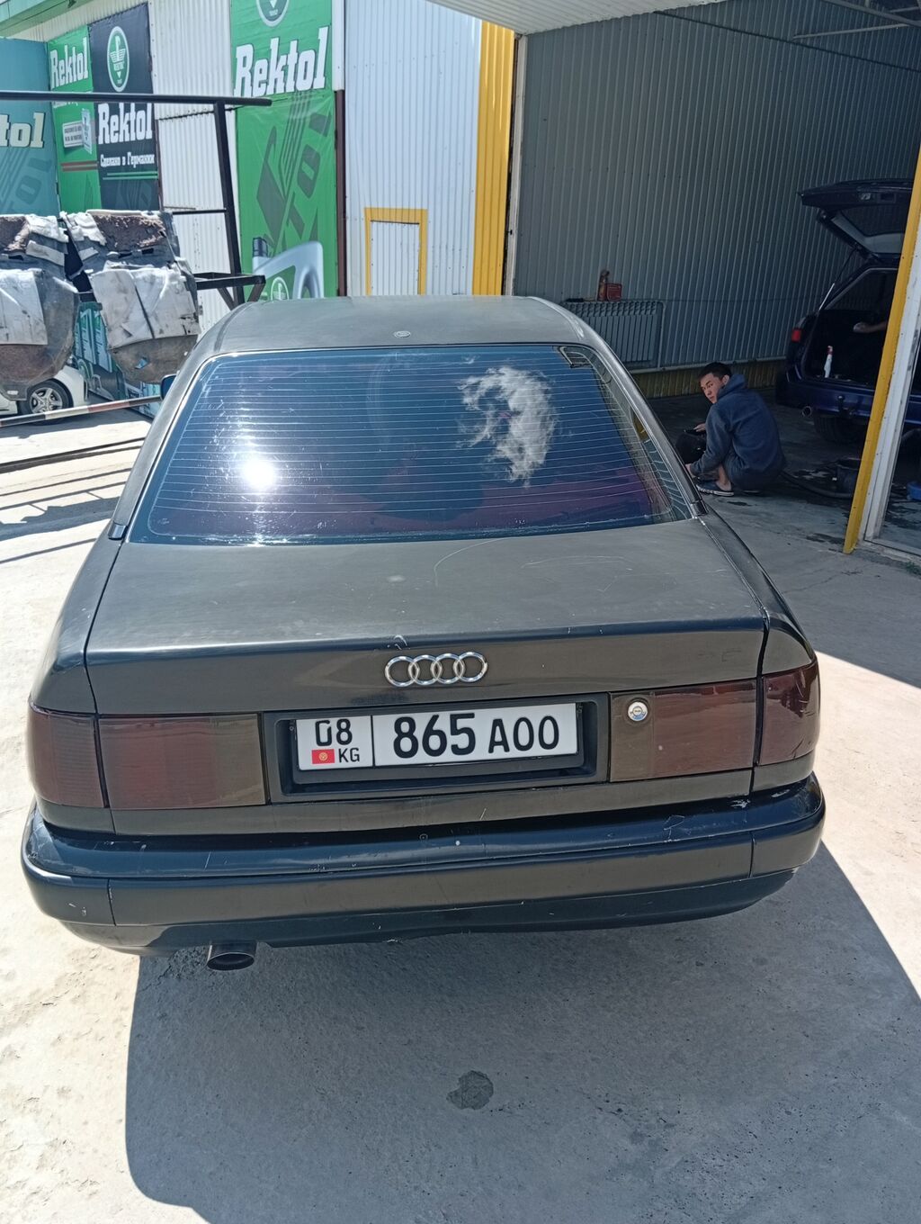 Audi S4: 1992 г., 2.3 л, Механика, Бензин, Седан: фото 3