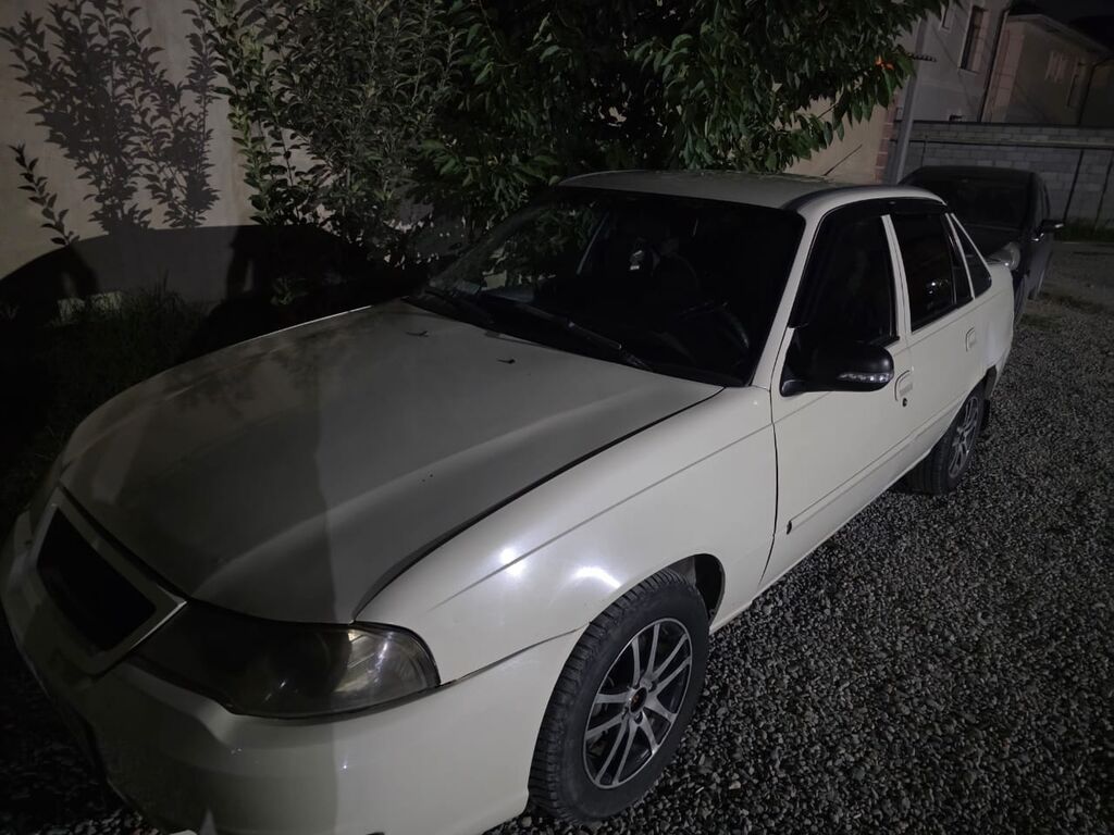 Daewoo Nexia: 2012 г., Седан: фото 3