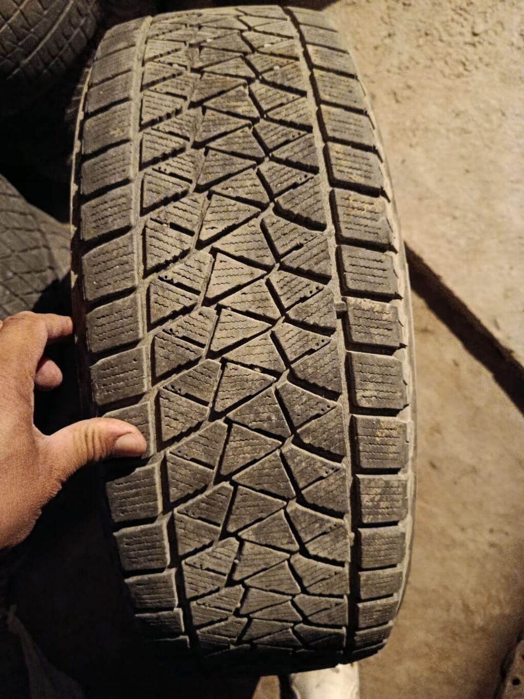 Шины 225 / 65 / R 17, Зима, Б/у, Комплект, Внедорожные (АТ/МТ), Япония, Bridgestone: фото 5