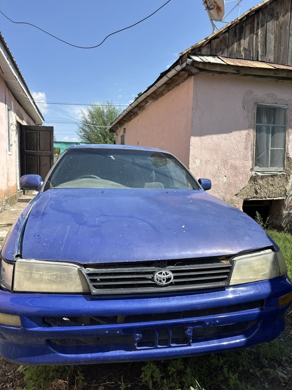 Toyota Corolla: 1995 г., Бензин, Седан: фото 1
