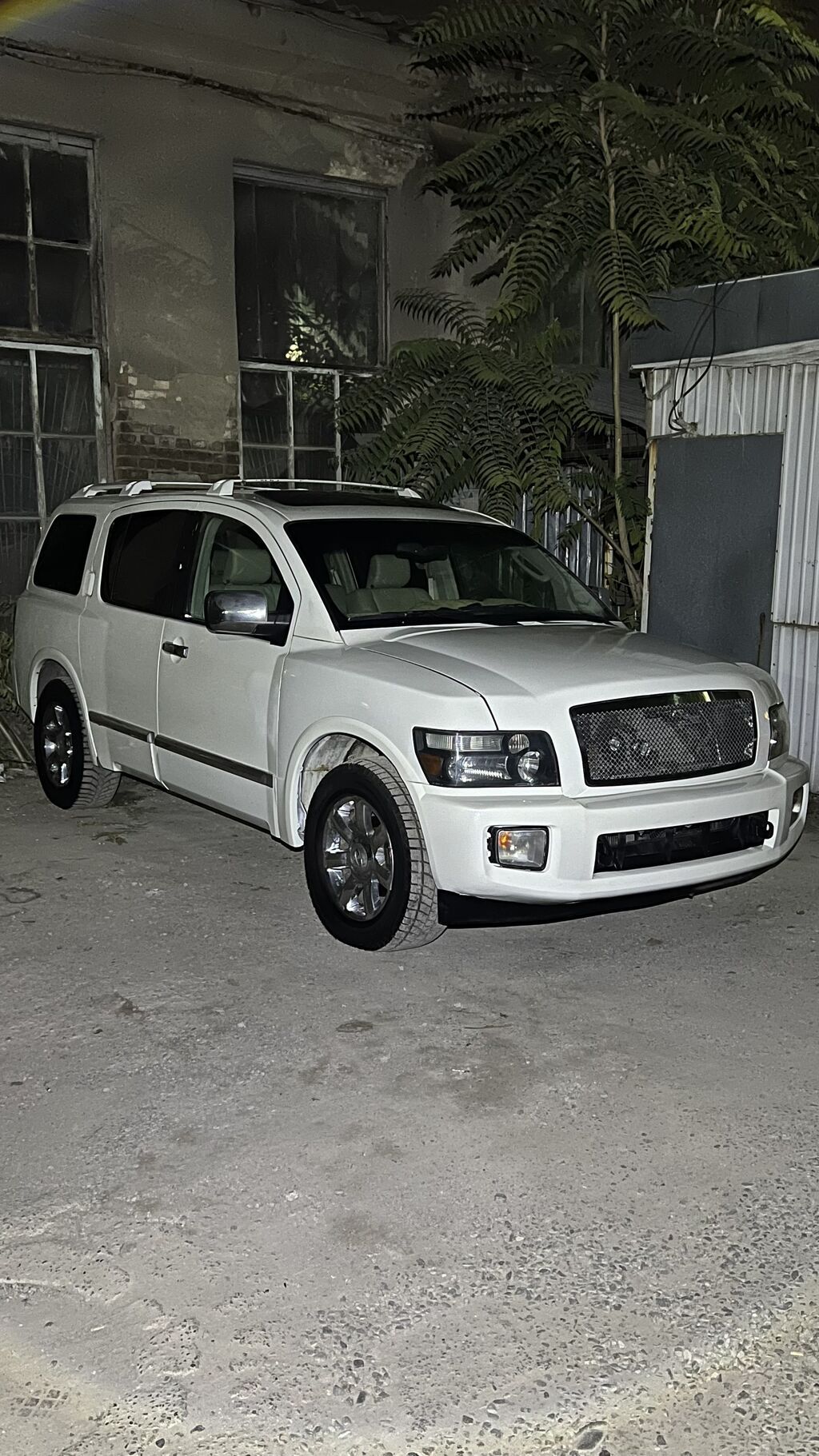 Infiniti QX56: 2005 г., 5.6 л, Автомат, Газ, Внедорожник: фото 2