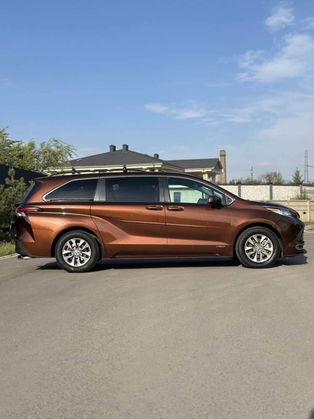 Toyota Sienna: 2021 г., 2.5 л, Автомат, Гибрид, Минивэн: фото 4