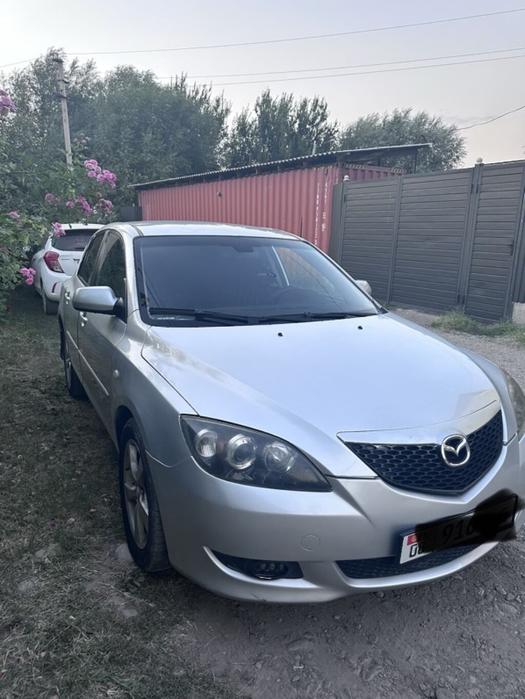 Mazda 3: 2004 г., 1.6 л, Автомат, Бензин, Хэтчбэк: фото 2