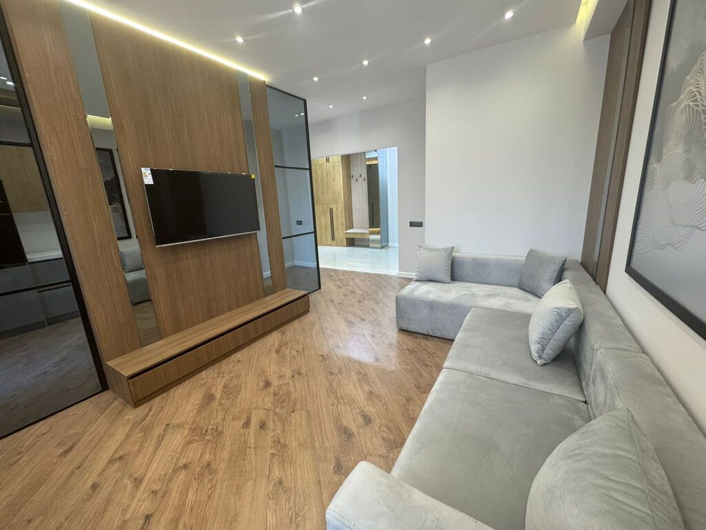 28 Mayda 3 otaqlı yeni tikili mənzil satılır, 118 m², 350 000 AZN, şəkil 4 / 12