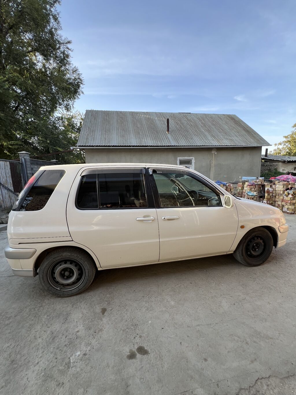 Toyota Raum: 2000 г., 1.5 л, Автомат, Бензин, Хэтчбэк: фото 2