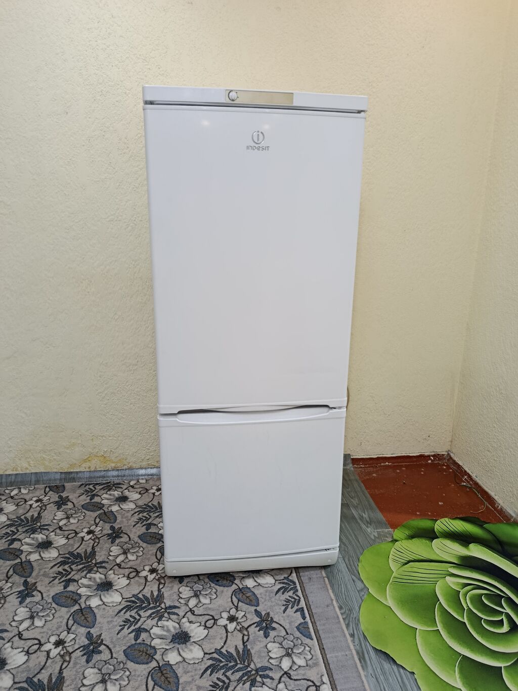 Холодильник Indesit, Б/у, Двухкамерный, De frost (капельный), 60 * 155 * 60: фото 8