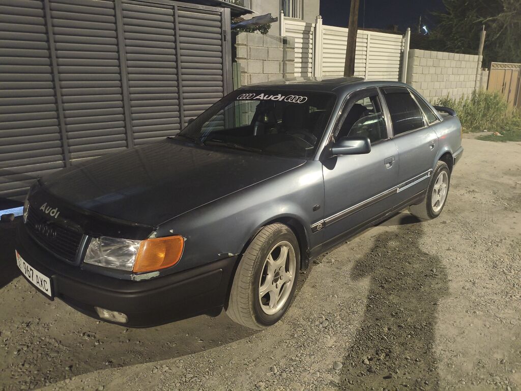 Audi 100: 1992 г., 2.3 л, Механика, Бензин, Седан: фото 3