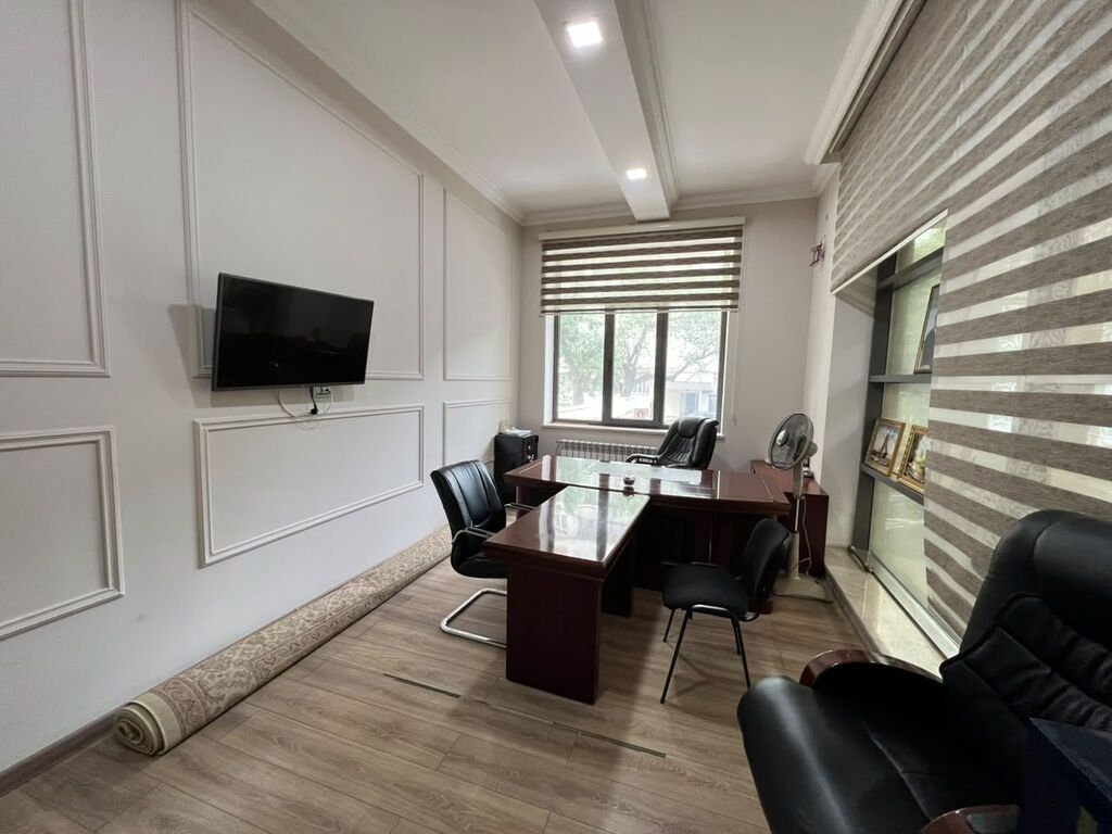 HEYDƏR ƏLİYEV MƏRKƏZİNƏ YAXIN 204 m² OFİS SATILIR - Lokasiya: Heydər