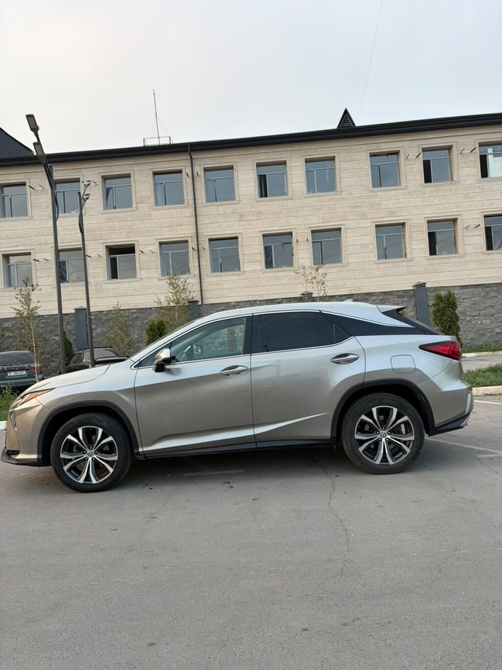 Lexus RX: 2017 г., 3.5 л, Кроссовер: фото 5