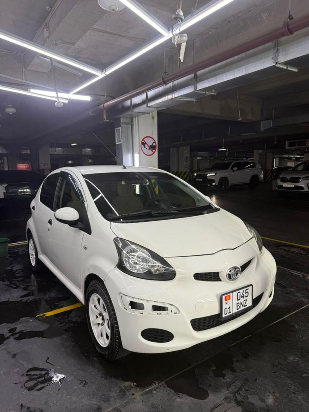 Toyota Aygo: 2011 г., 1 л, Бензин: фото 2