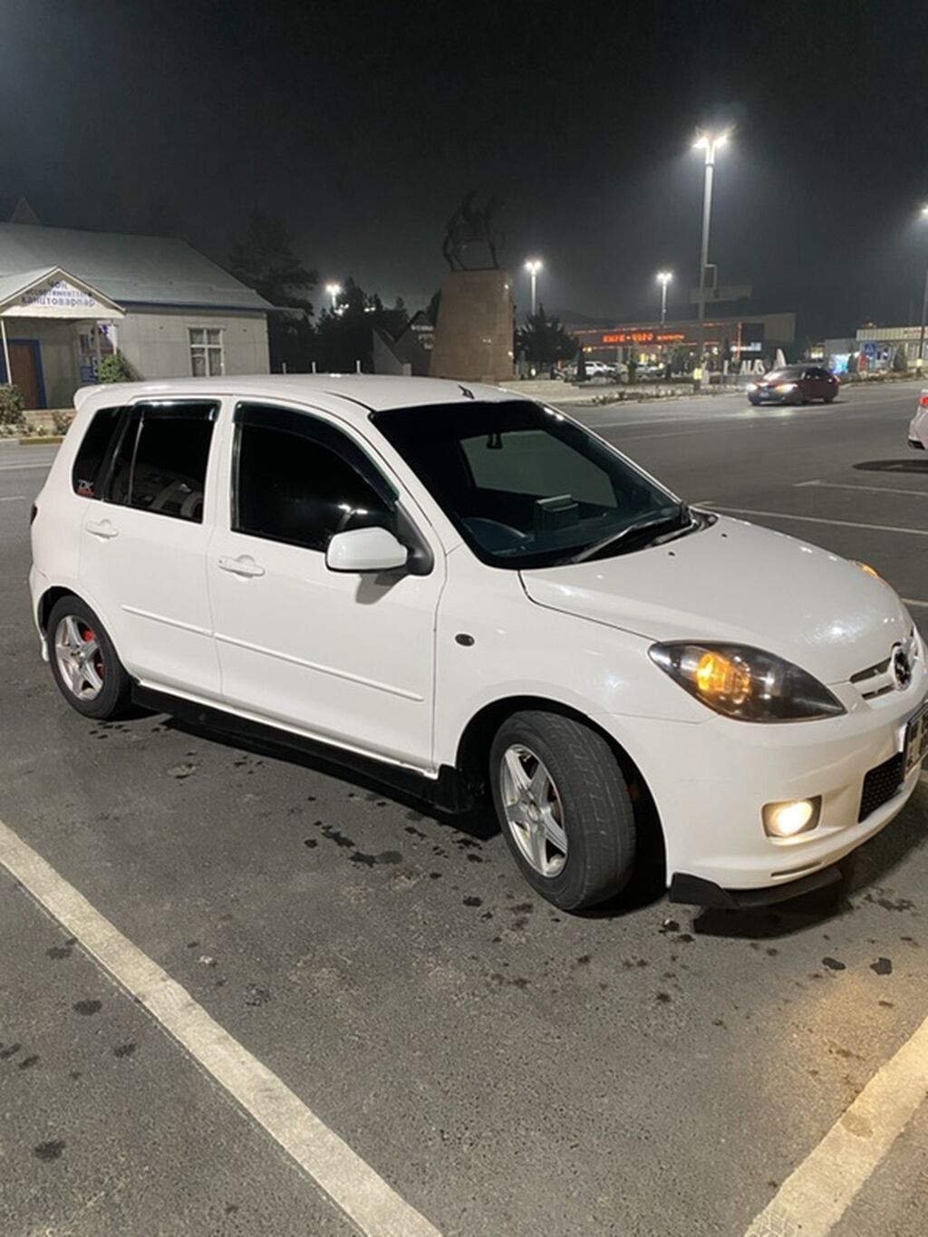 Mazda Demio: 2004 г., 1.5 л, Механика, Бензин, Хэтчбэк: фото 2
