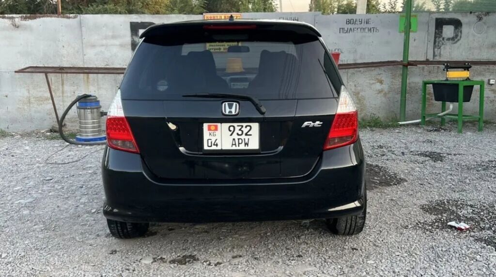 Honda Fit: 2005 г., 1.3 л, Вариатор, Бензин, Хэтчбэк: фото 4