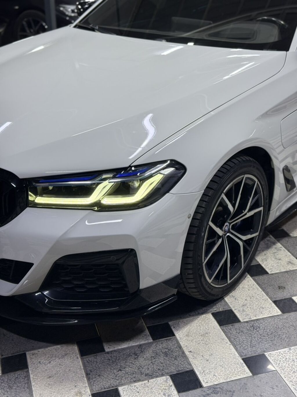 BMW 5 series: 2021 г., 2 л, Автомат, Гибрид, Седан: фото 3